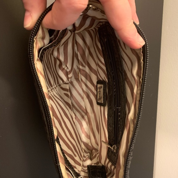 Guess wristlet - Picture 2 of 3